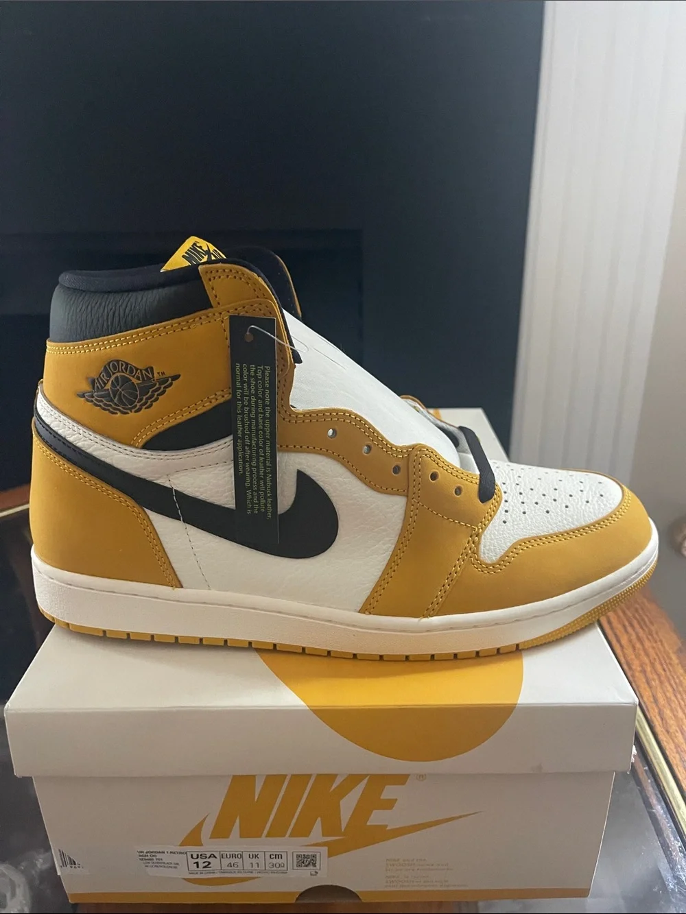 Nike Air Jordan 1 High - White, Yellow & Black